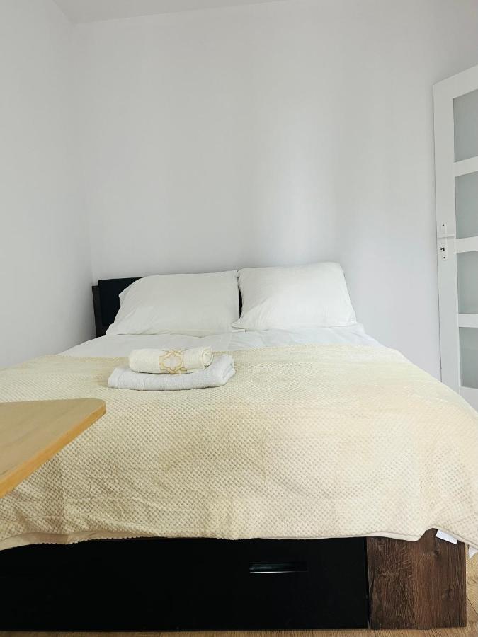 Comfy Guest Apartment Warsaw Exterior photo